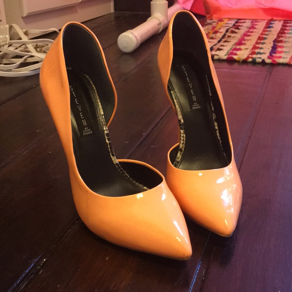 Steve Madden pumps